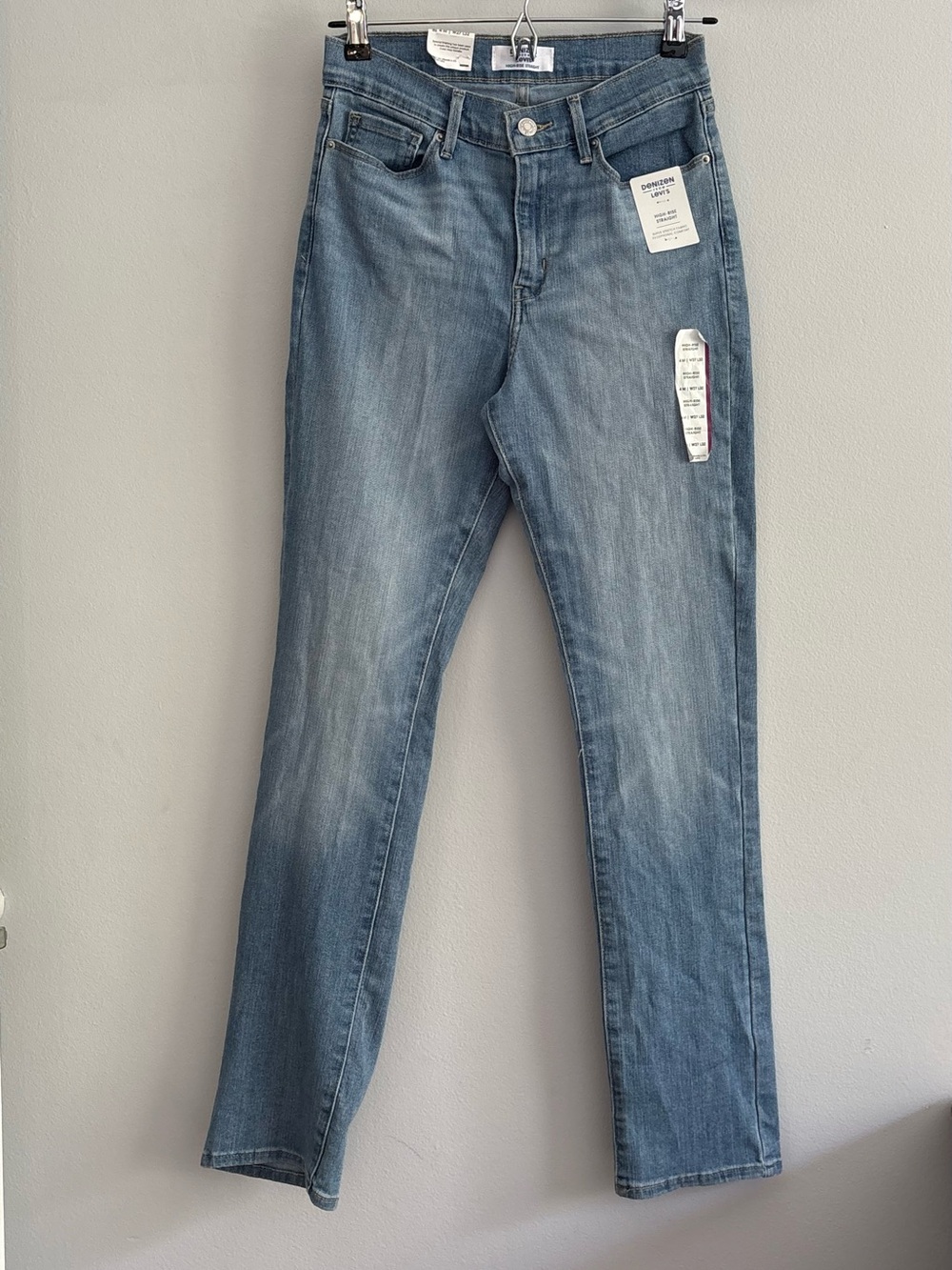Denizen from Levi's Women's Light Wash High-Rise Straight-Leg Jeans Size:W27